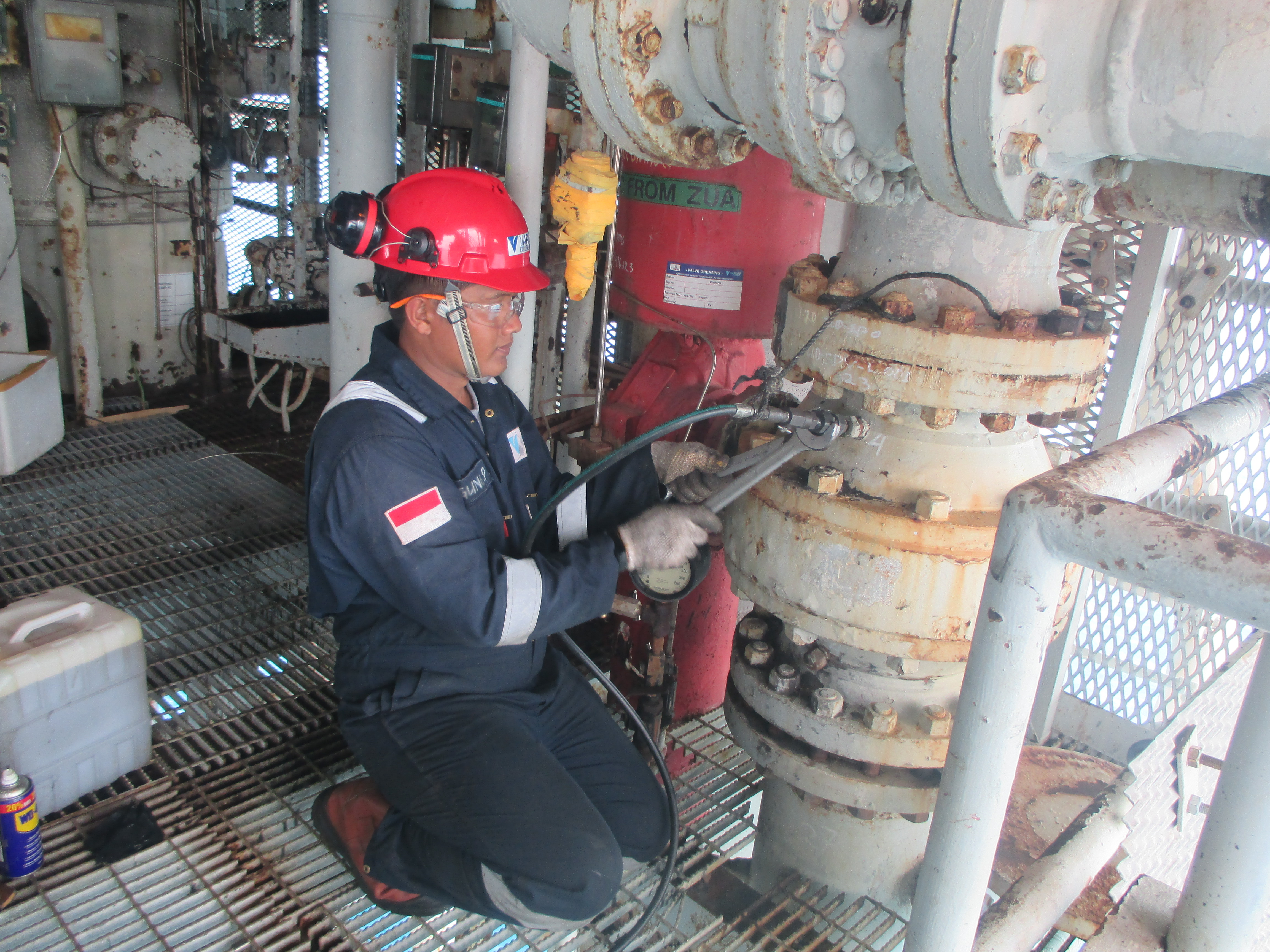 dismantle valve process pada PT Varley Indonesia
